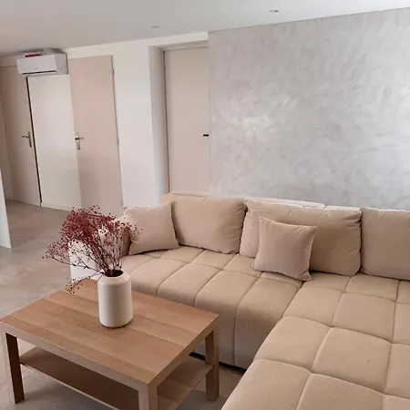 Nyss アパート リュネル